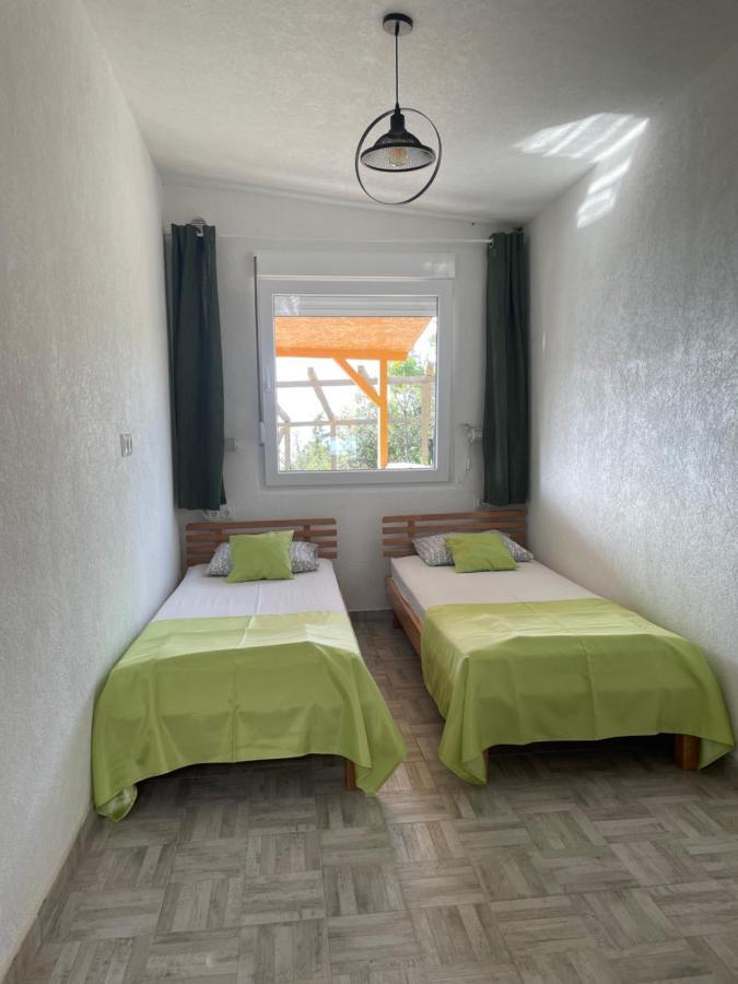 Appartement Milna 2 *